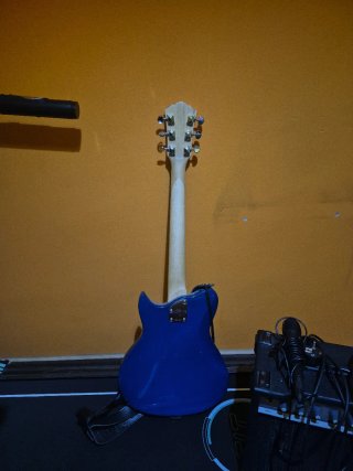 Guitarra Eléctrica + Amplificador + Micrófono