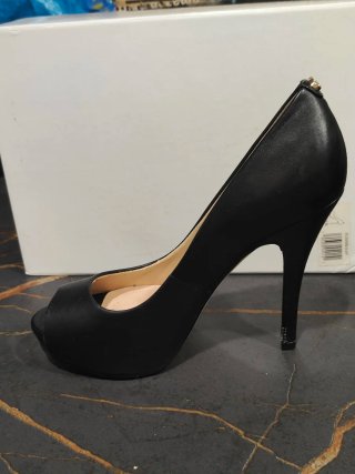 Zapatos Guess Tacón Peep Toe Negros