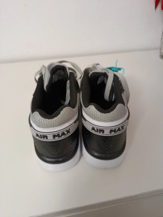 Zapatillas Nike Air Gris y Blanco