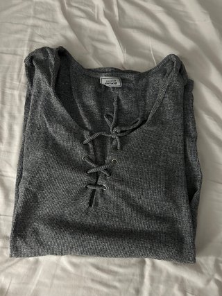 Camiseta gris manga larga con cordones Pimkie