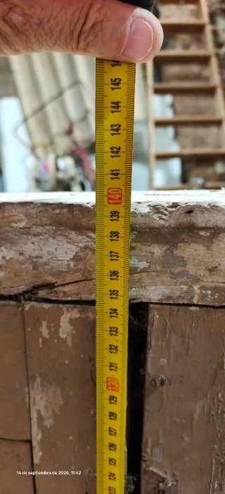 Ventana de madera antigua
