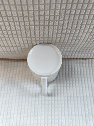 Tazza in porcellana bianca