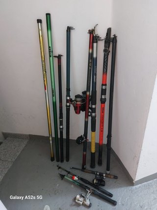 Conjunto cañas de pescar. Cañas de río y de mar.