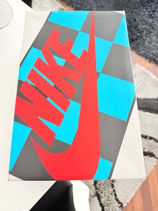 Nike Attack Blancas y Negras