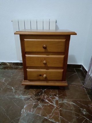Mesita de noche madera pino 3 cajones