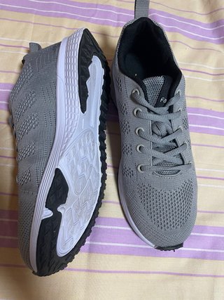 Zapatillas deportivas grises