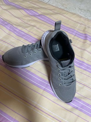 Zapatillas deportivas grises