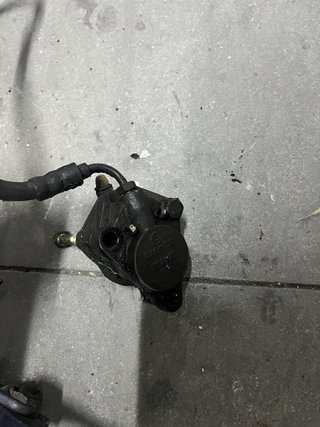 Bomba y pinza freno delantero Puch
