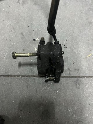 Bomba y pinza freno delantero Puch