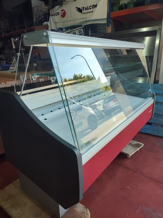 Vetrina refrigerata Docriluc per salumeria