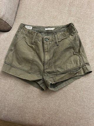 Shorts Levi's verde militare donna
