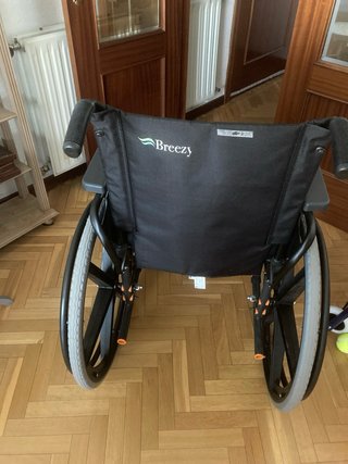 Silla de ruedas marca Breezy Premium