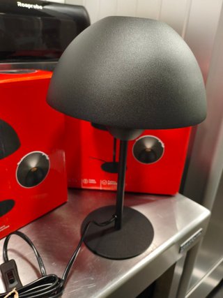 Lámpara de mesa negra con cable E14
