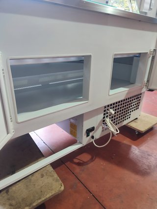 Vetrina refrigerata per salumeria/macelleria
