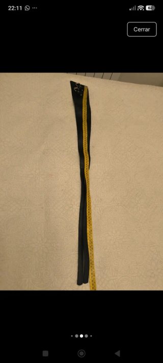 Cinturón negro con hebillas