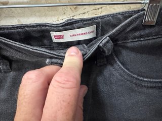 Shorts vaqueros Levi’s Girlfriend grises talla 12