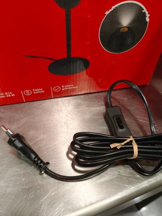 Lámpara de mesa negra Roaprobe E14