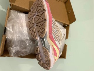Zapatillas Asics GEL-NYC Beige y Rosa