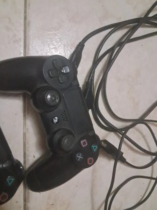 PS4 Slim Nera Completa con 2 Controller e Cavi