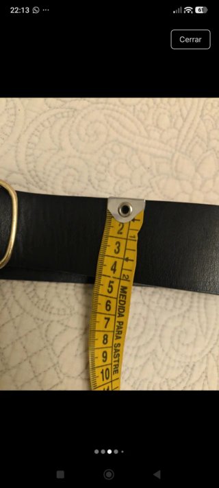 Cinturón de piel auténtica negro con hebilla dorad