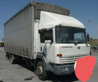 Nissan lt 35 09.5 se conduce con el B