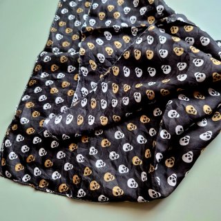 Bandana in seta con stampa teschio