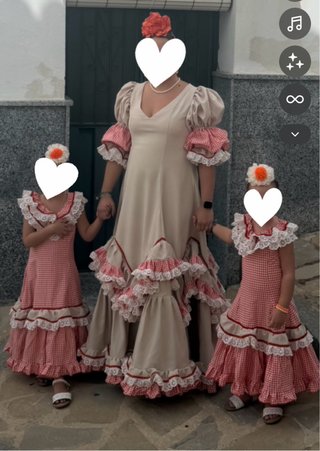 Se venden trajes de flamenca mama y hijas