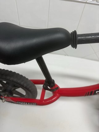 Bicicleta de equilibrio Sawyer Roja