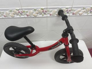 Bicicleta de equilibrio Sawyer Roja