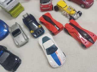 Lotto modellismo auto e vespa