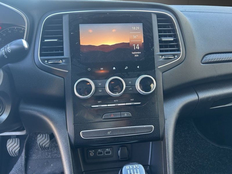 Renault Mégane 2021, foto 12