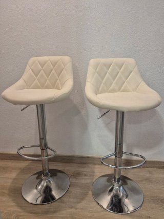 Pack 2 banquetas altas beige y plata