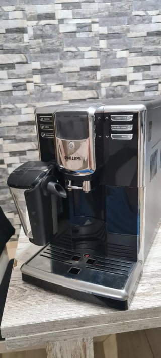 Cafetera Philips Automática Negra