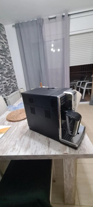 Cafetera Philips Automática Negra
