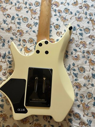 Guitarra Headless Hill