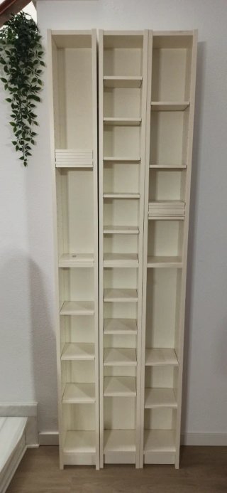 Estanterías CD/DVD Madera 20€ cada una o 45€ las 3