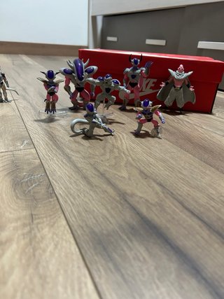 13 Figuras Dragon Ball Freezer y Bu