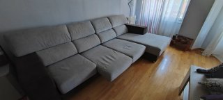 Sofá chaise longue tela gris y marrón