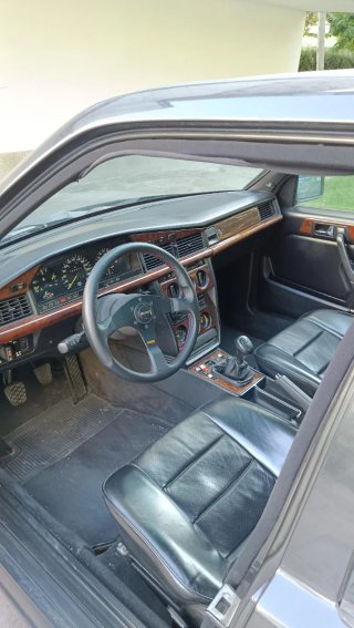 Mercedes-Benz 190 2.3 16V 1985