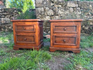 Mesitas de noche de madera