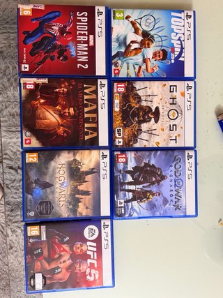 Console PS5 con 2 controller e giochi