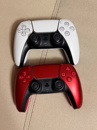 Console PS5 con 2 controller e giochi