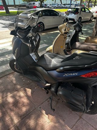 Yamaha Xmax 400 Maxi Scooter