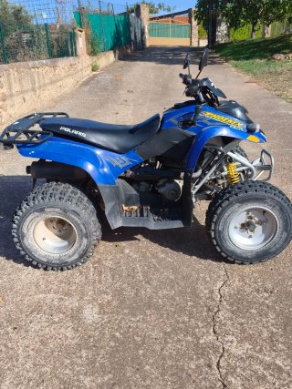 Quad Polaris Azul Todoterreno