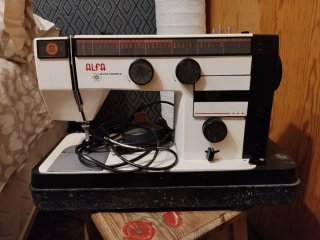 Máquina de coser Alfa