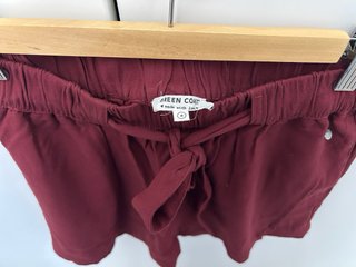 Pantalones cortos de lino vino