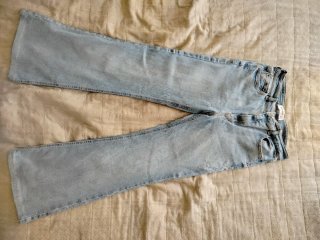 Pantalón vaquero campana azul