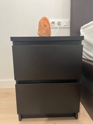 Mesita de noche de madera y piedra