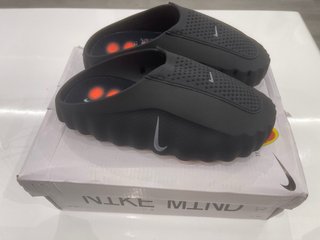 Chanclas Nike Negras y Naranjas