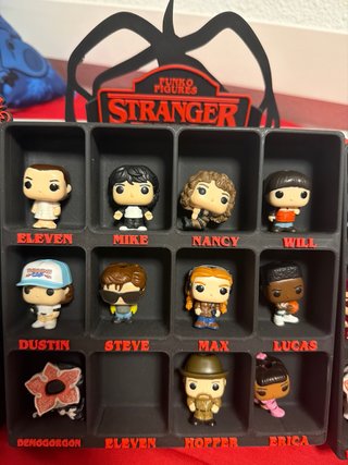 Colección Funko Pop Stranger Things con peana